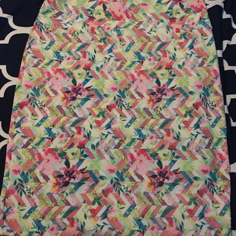 Lularoe Cassie Pencil Skirt 2XL Rose Geometric XXL